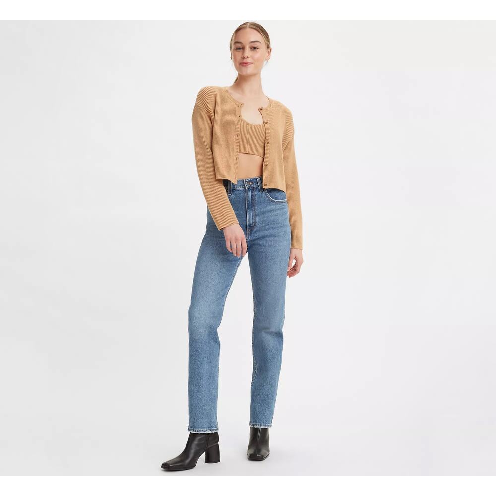 Women’s Straight Leg Jeans in Light Blue - Classic Denim